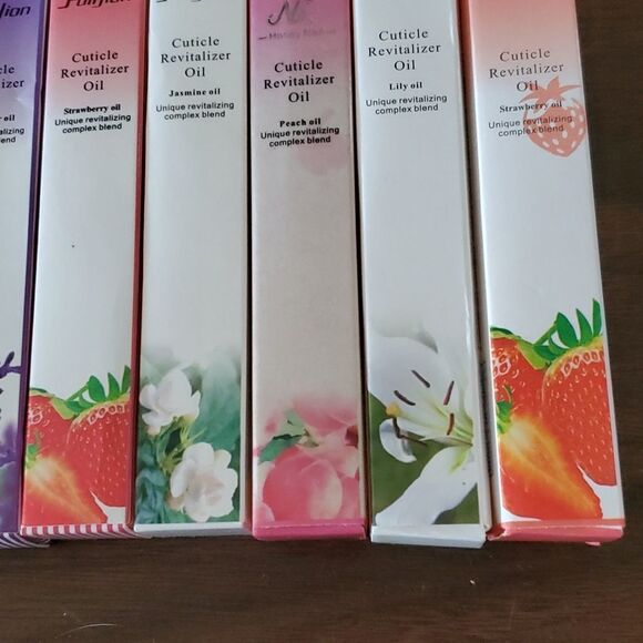 NEW Cuticles/Nail Revitalizing Oil Pens 3 Brush Pens Different Scents - Picture 4 of 7